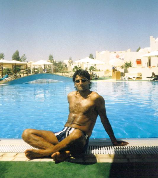 Angelo in piscina.jpg